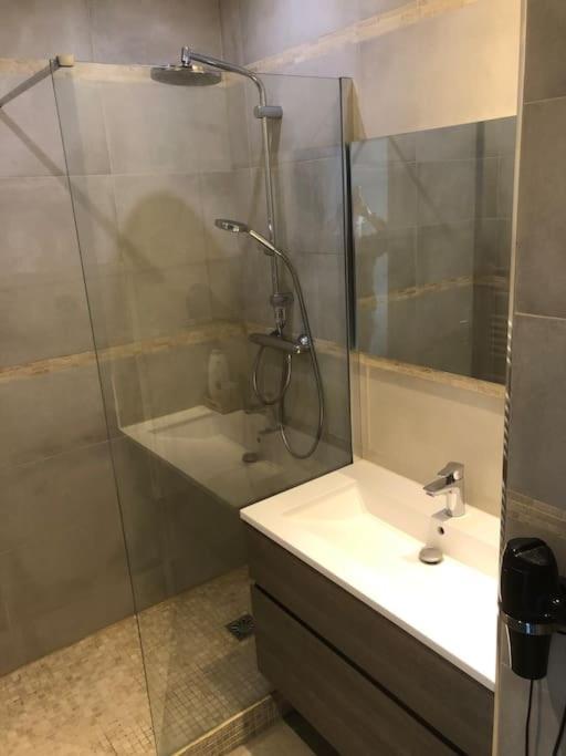 Cosy 3 Pieces En Face De La Gare Apartment Rambouillet Bagian luar foto