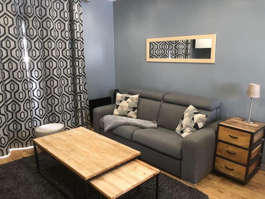 Cosy 3 Pieces En Face De La Gare Apartment Rambouillet Bagian luar foto